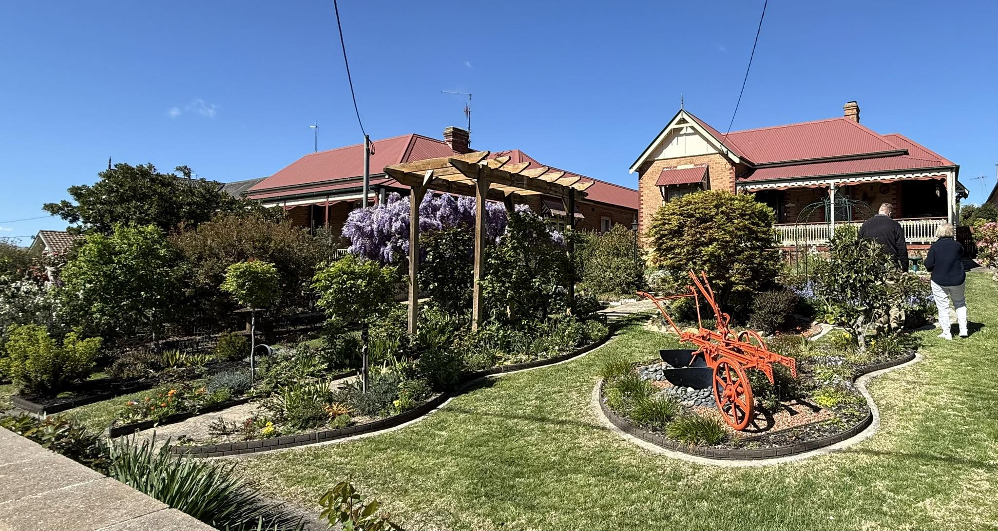 Gardeners across Goulburn are preparing their lilacs for this weekend’s 74th annual Goulburn Lilac City Festival. (Photo: supplied)
